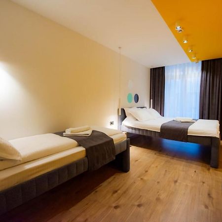 Hotel 4 Llulla Приштина Экстерьер фото