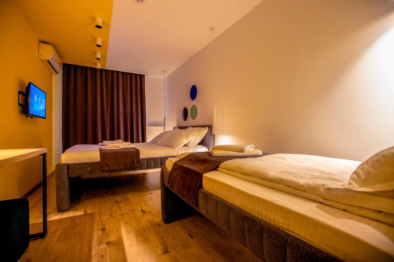 Hotel 4 Llulla Приштина Экстерьер фото