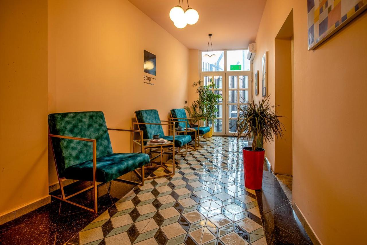 Hotel 4 Llulla Приштина Экстерьер фото