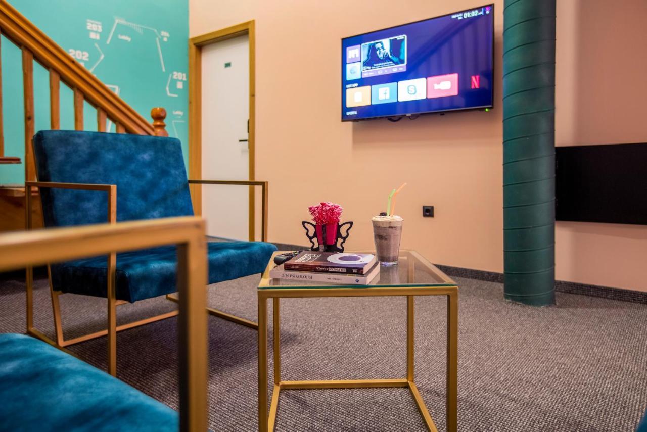 Hotel 4 Llulla Приштина Экстерьер фото