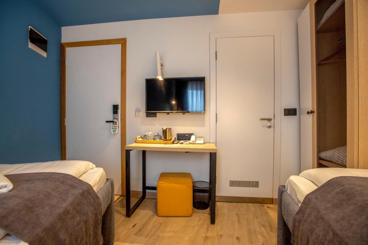 Hotel 4 Llulla Приштина Экстерьер фото