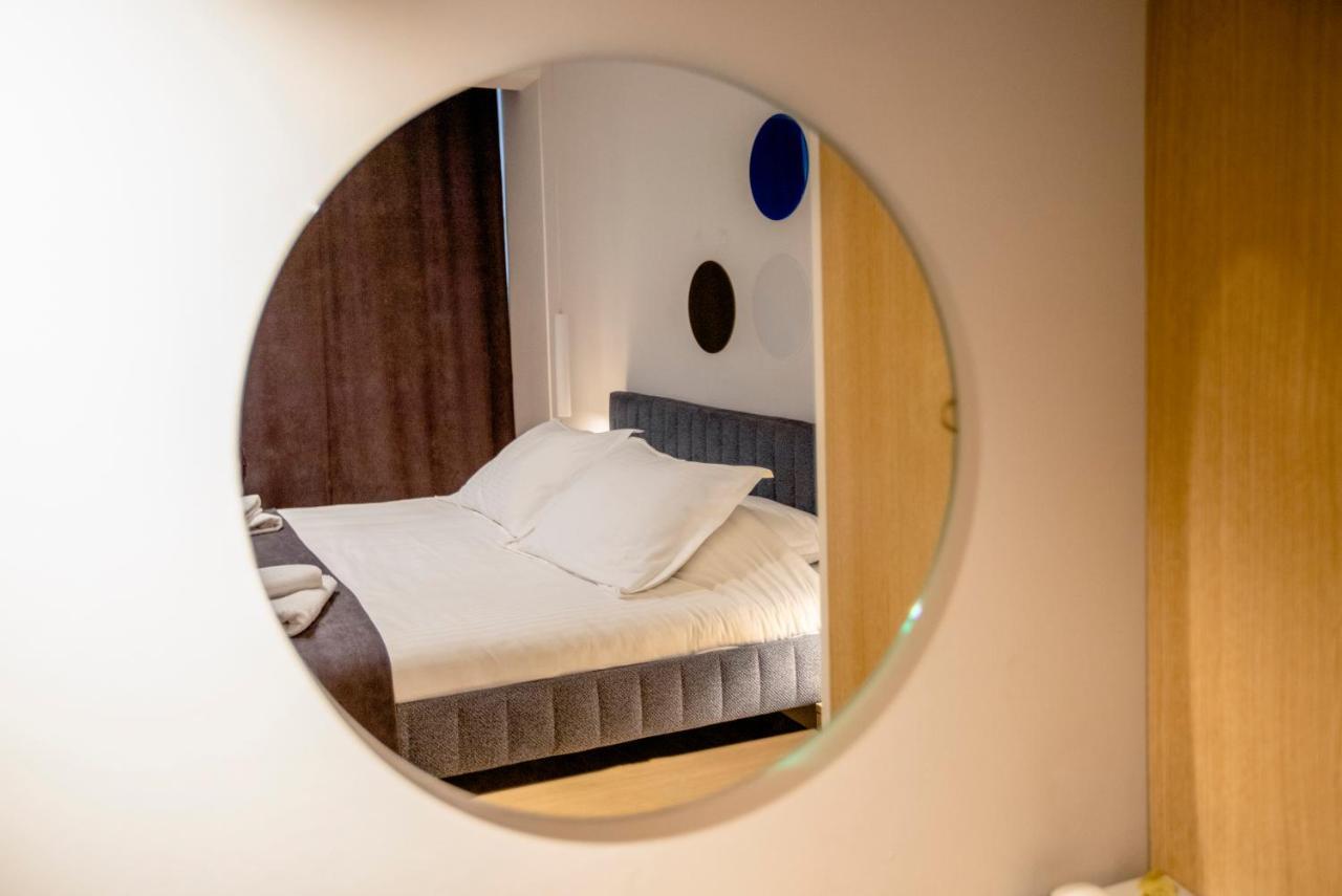Hotel 4 Llulla Приштина Экстерьер фото