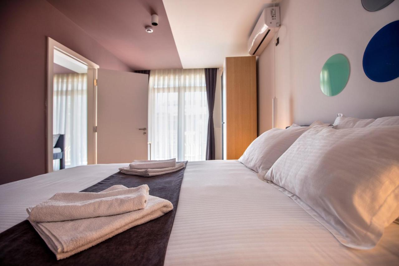 Hotel 4 Llulla Приштина Экстерьер фото