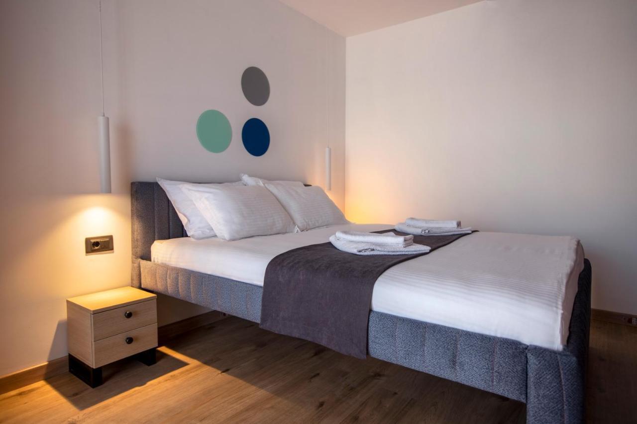 Hotel 4 Llulla Приштина Экстерьер фото