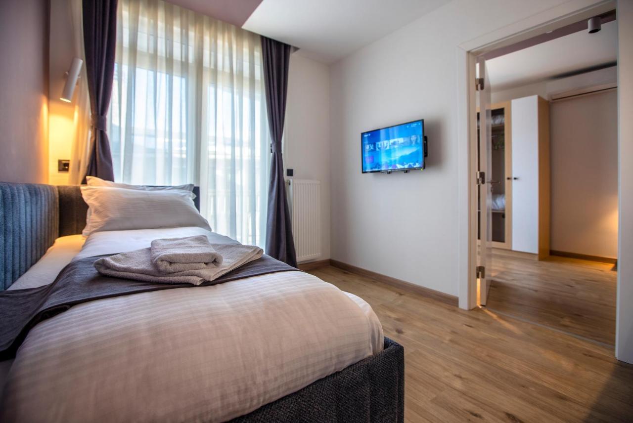 Hotel 4 Llulla Приштина Экстерьер фото