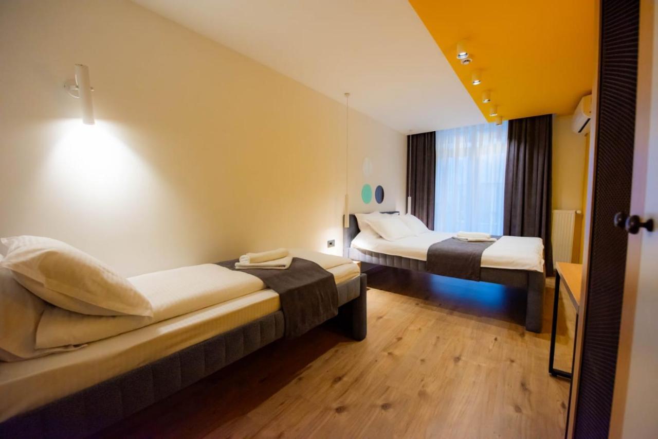 Hotel 4 Llulla Приштина Экстерьер фото
