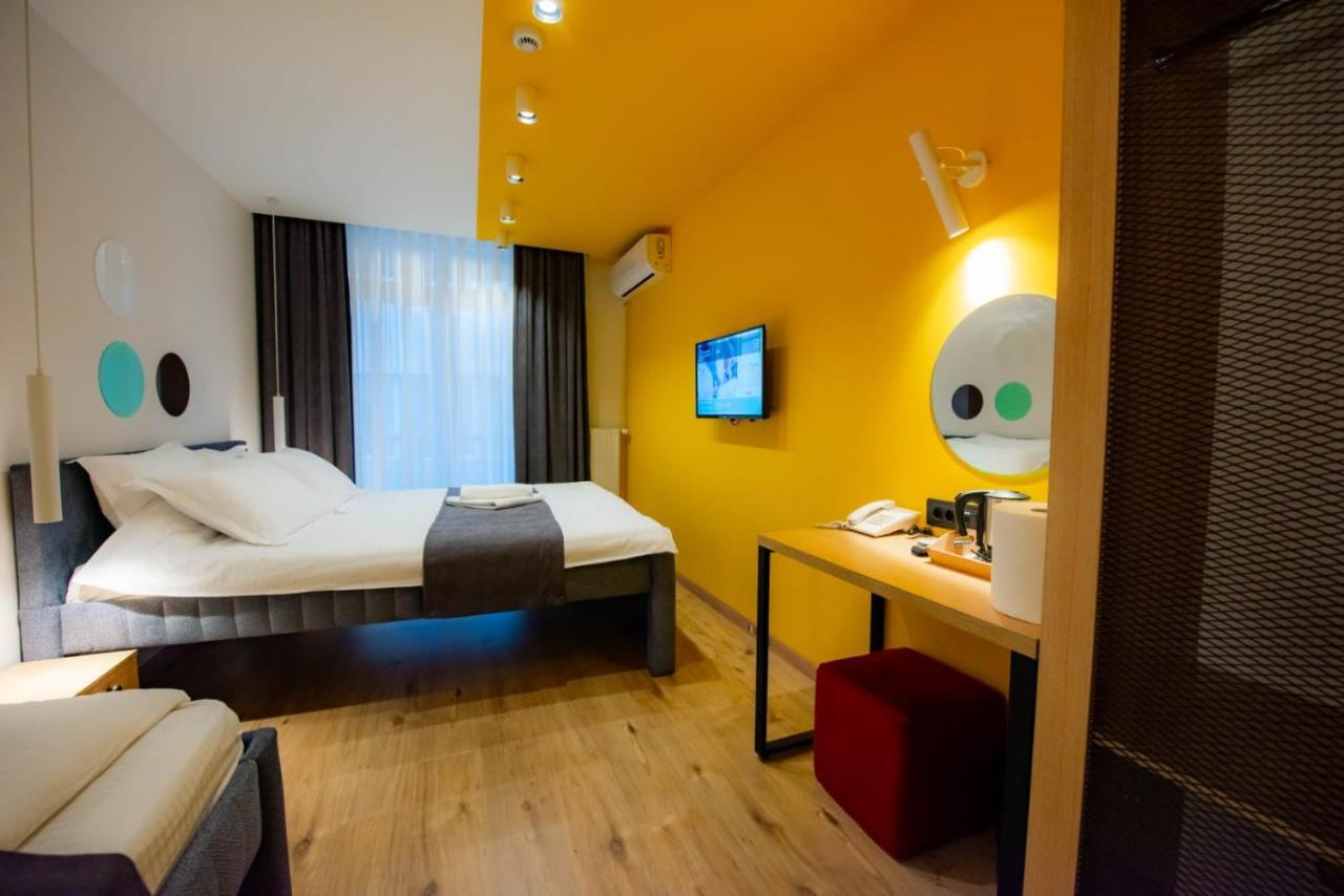 Hotel 4 Llulla Приштина Экстерьер фото